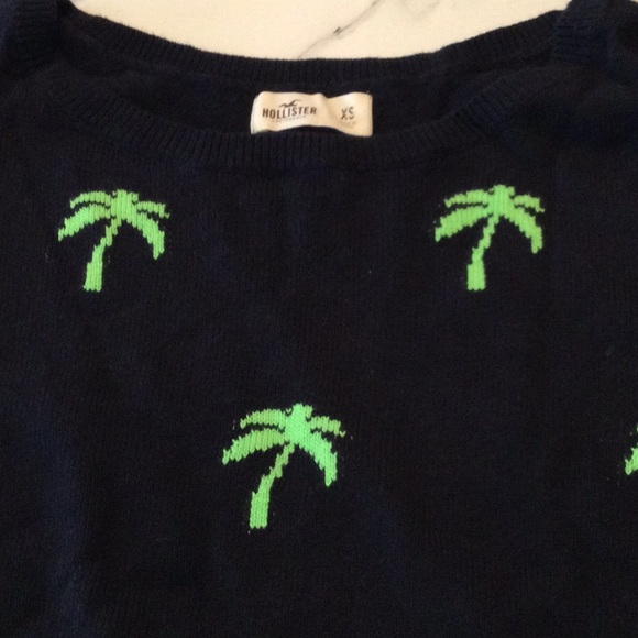 Hollister black crewneck print sweater, XS - Picture 2 of 4